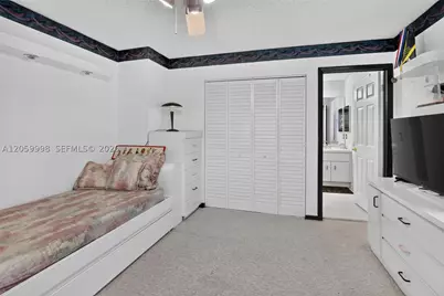 11584 Waterford, Cooper City, FL 33026 - Photo 24