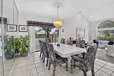 11584 Waterford, Cooper City, FL 33026 - Photo 6