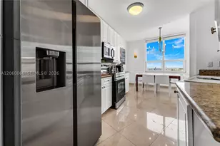 848 Brickell Key, Miami, FL 33131 - Photo 20
