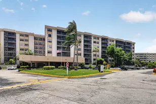 900 NE 195th, Miami, FL 33179 - Photo 34