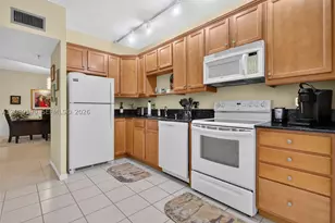 900 NE 195th, Miami, FL 33179 - Photo 16