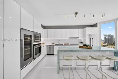 300 S Pointe #2104, Miami Beach, FL 33139 - Photo 4