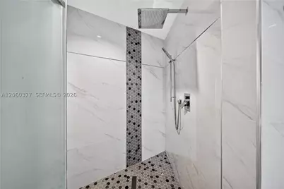 300 S Pointe #2104, Miami Beach, FL 33139 - Photo 36