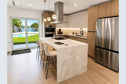 2416 NE 19th, Wilton Manors, FL 33305 - Photo 4