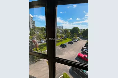 1000 Parkview #505, Hallandale Beach, FL 33009 - Photo 14