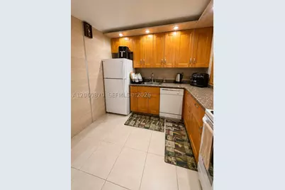 1000 Parkview #505, Hallandale Beach, FL 33009 - Photo 4