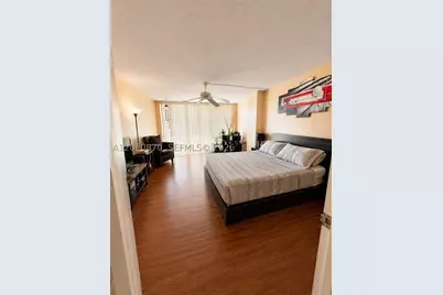 1000 Parkview #505, Hallandale Beach, FL 33009 - Photo 8