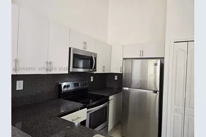 2758 SE 17th #203, Homestead, FL 33035 - Photo 4