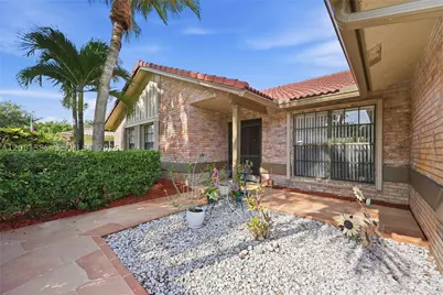 866 NW 110th, Coral Springs, FL 33071 - Photo 4