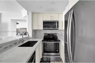 1460 Ocean #305, Miami Beach, FL 33139 - Photo 6