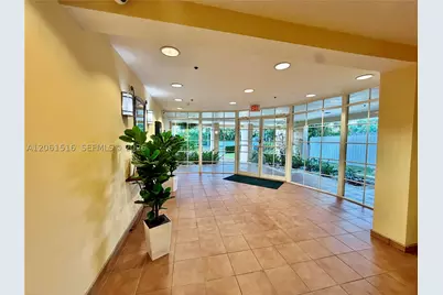 601 SW 37th #303, Miami, FL 33135 - Photo 2