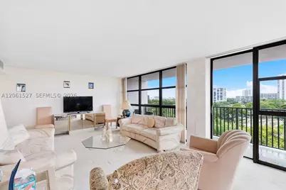 600 Parkview #709, Hallandale, FL 33009 - Photo 16