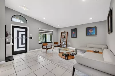 1603 E Harmony Lake, Davie, FL 33324 - Photo 4