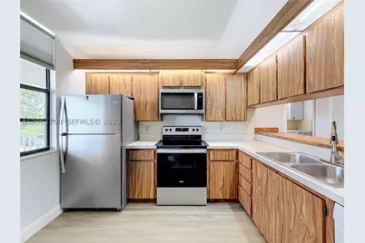 1713 Whitehall #404, Davie, FL 33324 - Photo 16
