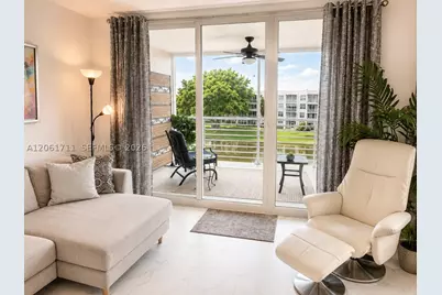 9420 Poinciana #417, Davie, FL 33324 - Photo 4