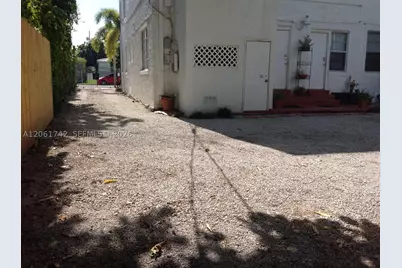 1661 SW 13th #3, Miami, FL 33145 - Photo 16