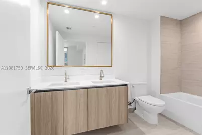 77 SE 5th #2205, Miami, FL 33131 - Photo 14