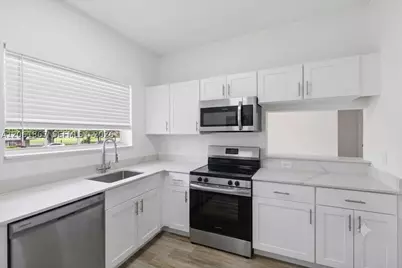 2121 NW 96th #14D, Pembroke Pines, FL 33024 - Photo 2