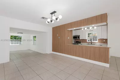 998 W 68th, Hialeah, FL 33014 - Photo 12