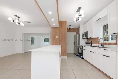 998 W 68th, Hialeah, FL 33014 - Photo 4