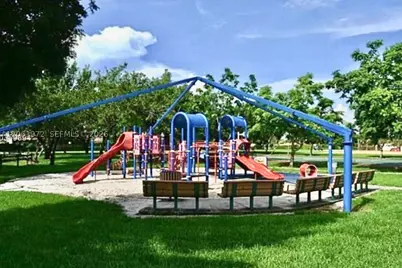 9473 SW 76th #P1, Miami, FL 33173 - Photo 10