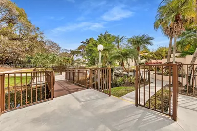 2240 N Cypress Bend #204, Pompano Beach, FL 33069 - Photo 36