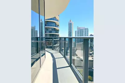 55 SW 9th #2903, Miami, FL 33130 - Photo 4