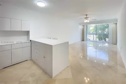 1670 Bay #2D, Miami Beach, FL 33139 - Photo 2