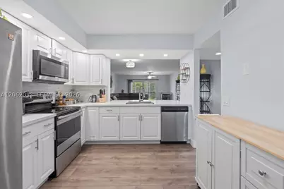12500 SW 5th #208M, Pembroke Pines, FL 33027 - Photo 8