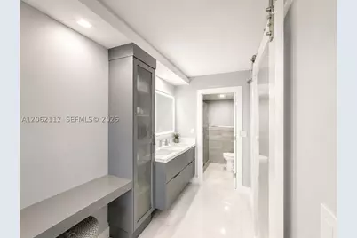 1420 Brickell Bay #702E, Miami, FL 33131 - Photo 2