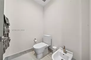 1100 Biscayne, Miami, FL 33132 - Photo 34