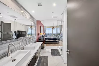 1100 Biscayne #5502, Miami, FL 33132 - Photo 18