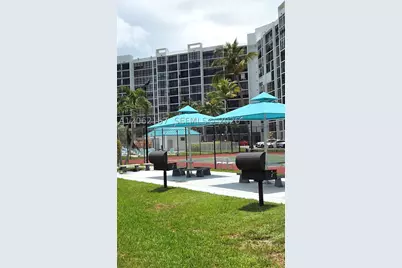 200 Leslie #1029, Hallandale Beach, FL 33009 - Photo 30