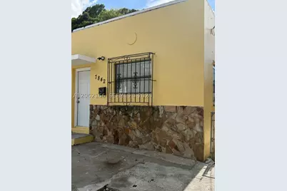 7842 NW 5th #FRONT, Miami, FL 33150 - Photo 6