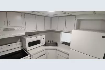 4550 NW 9th #706E, Miami, FL 33126 - Photo 4