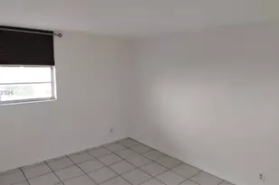 4550 NW 9th, Miami, FL 33126 - Photo 30