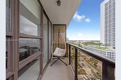 600 NE 36th #1214, Miami, FL 33137 - Photo 2