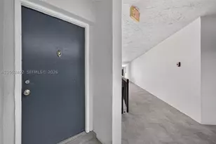 9429 Fontainebleau, Miami, FL 33172 - Photo 4