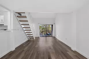 9429 Fontainebleau, Miami, FL 33172 - Photo 6