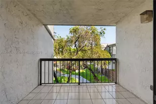 9429 Fontainebleau, Miami, FL 33172 - Photo 26