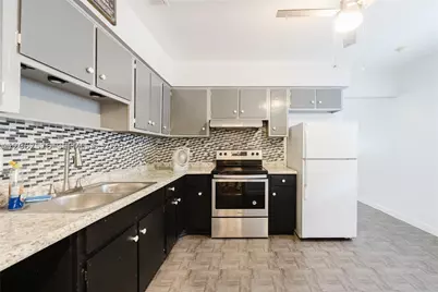 5737 Grant #3, Hollywood, FL 33021 - Photo 4