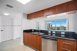 1800 N Bayshore, Miami, FL 33132 - Photo 8