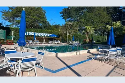 1300 Saint Charles #202, Pembroke Pines, FL 33026 - Photo 30