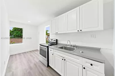 128 NW 9th #2, Miami, FL 33128 - Photo 10
