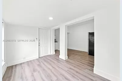 128 NW 9th #6, Miami, FL 33128 - Photo 8