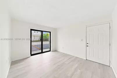 635 SW 7th #APT 5, Miami, FL 33130 - Photo 16