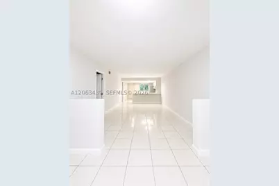 106 Palm Beach Trace #106, Royal Palm Beach, FL 33411 - Photo 4