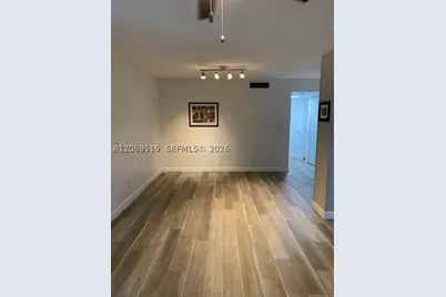 5839 SW 74th #201, South Miami, FL 33143 - Photo 4