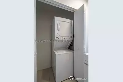 1971 Bay #122, Miami Beach, FL 33141 - Photo 12
