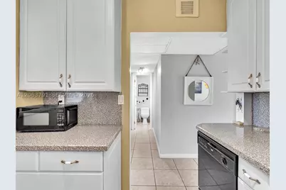 5001 W Oakland Park #106, Lauderdale Lakes, FL 33313 - Photo 4